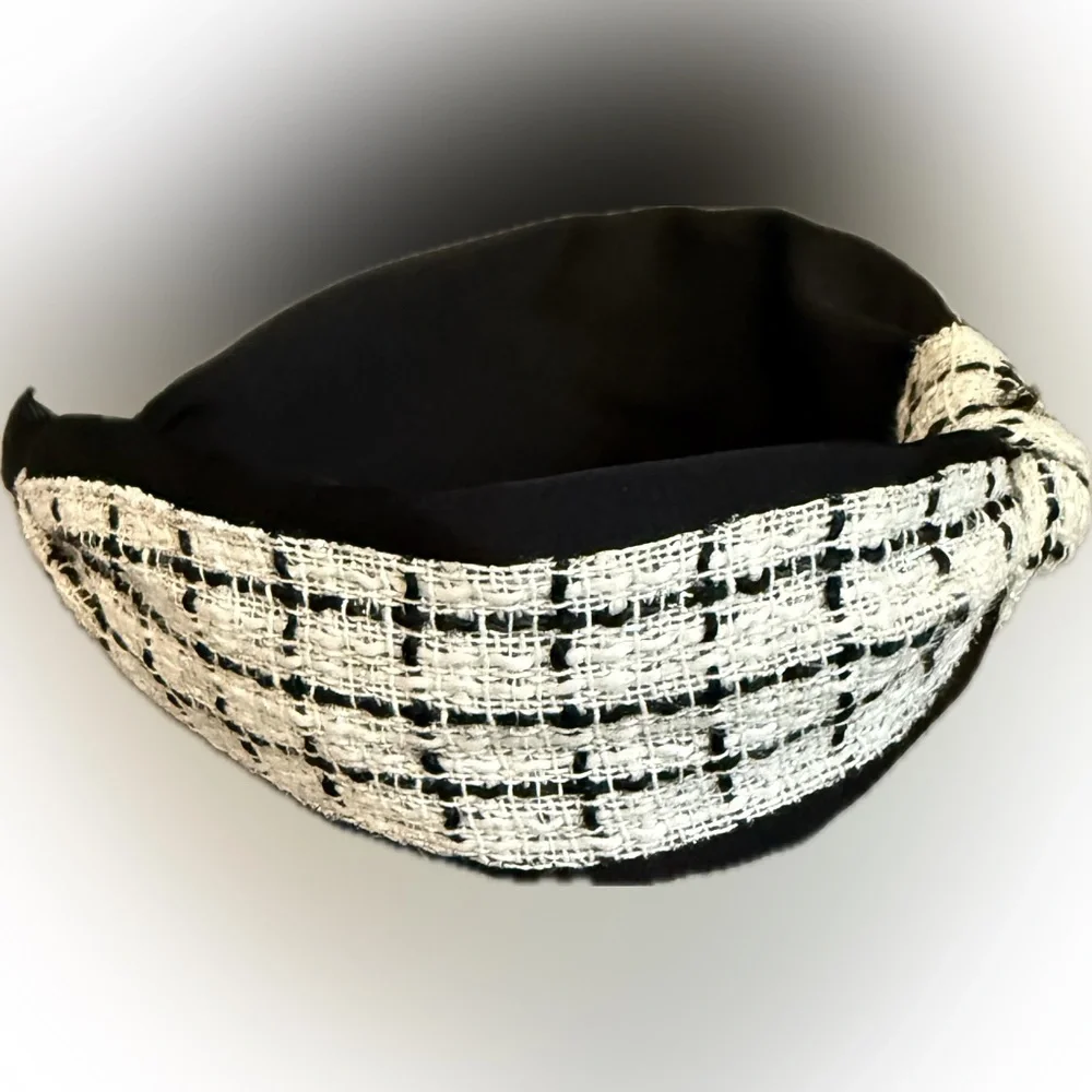 🖤🤍Chic Black & White Knotted Headband/NWOT🖤🤍